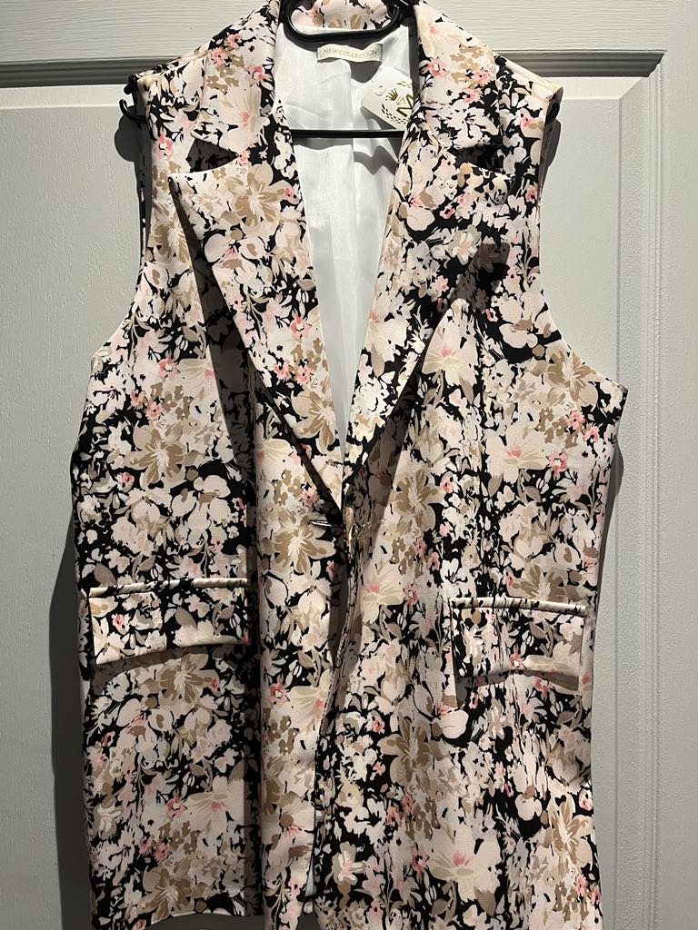 Veste fleurie sans manche