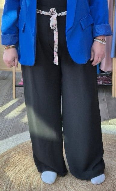 Pantalon fluide avec ceinture fleurie