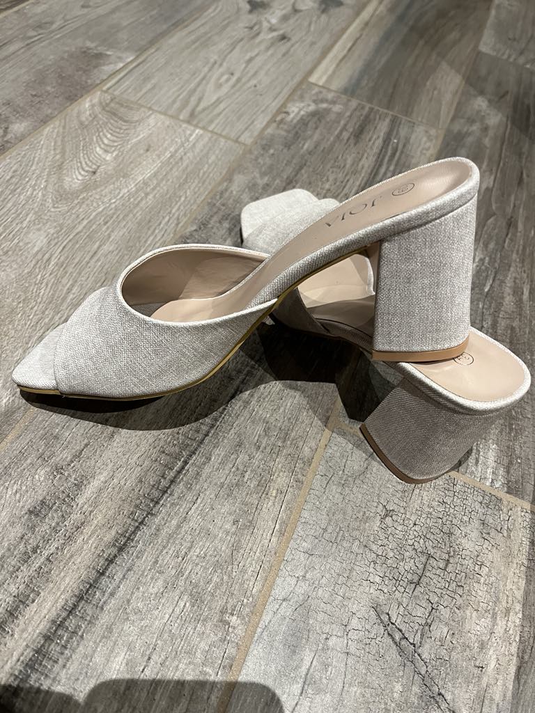 Mules élégantes