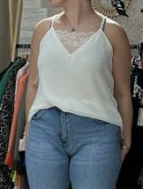 Top à bretelles et dentelle
