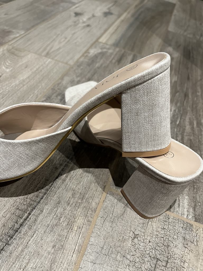 Mules élégantes
