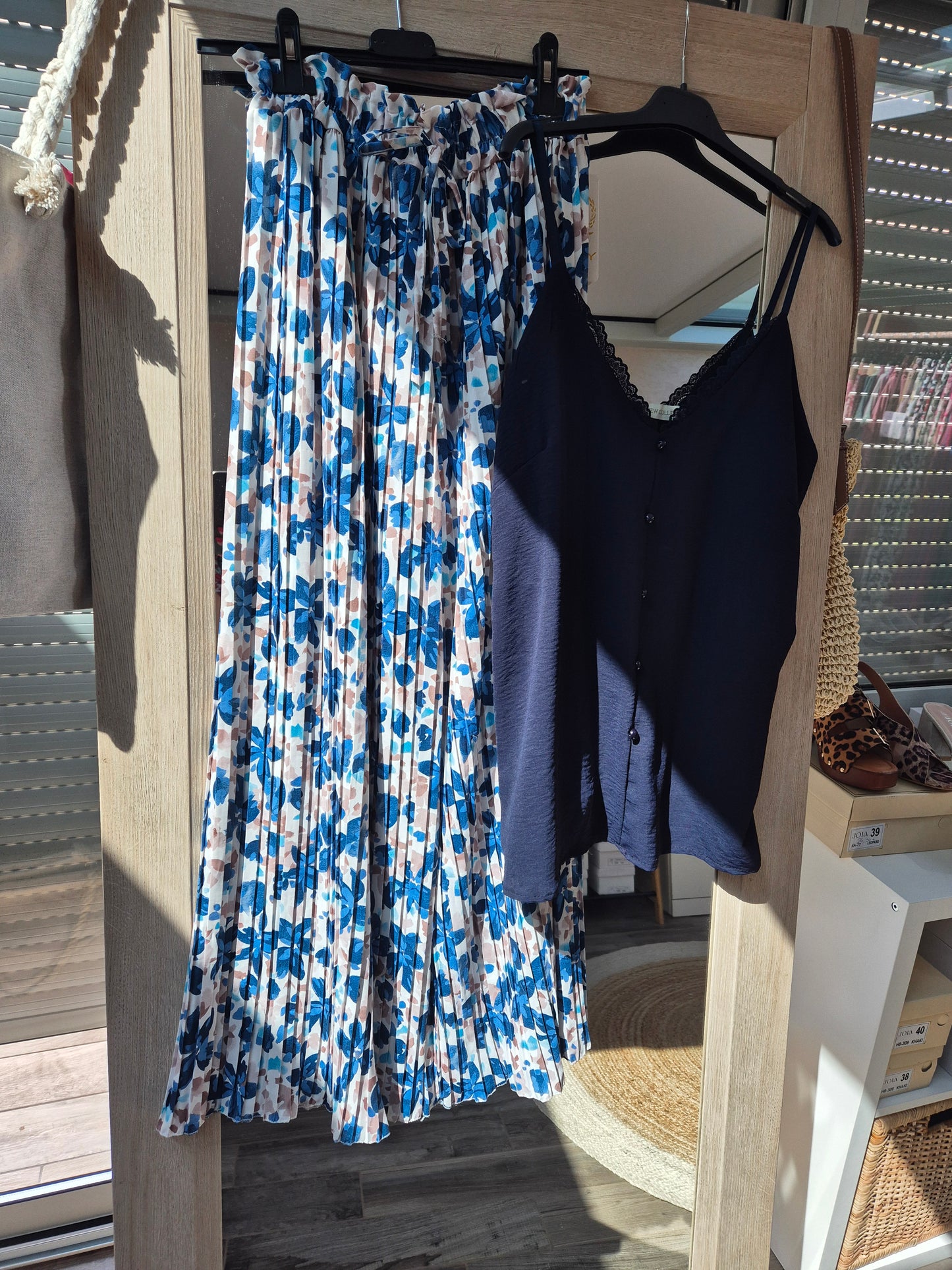 Pantalon plissé motif floral