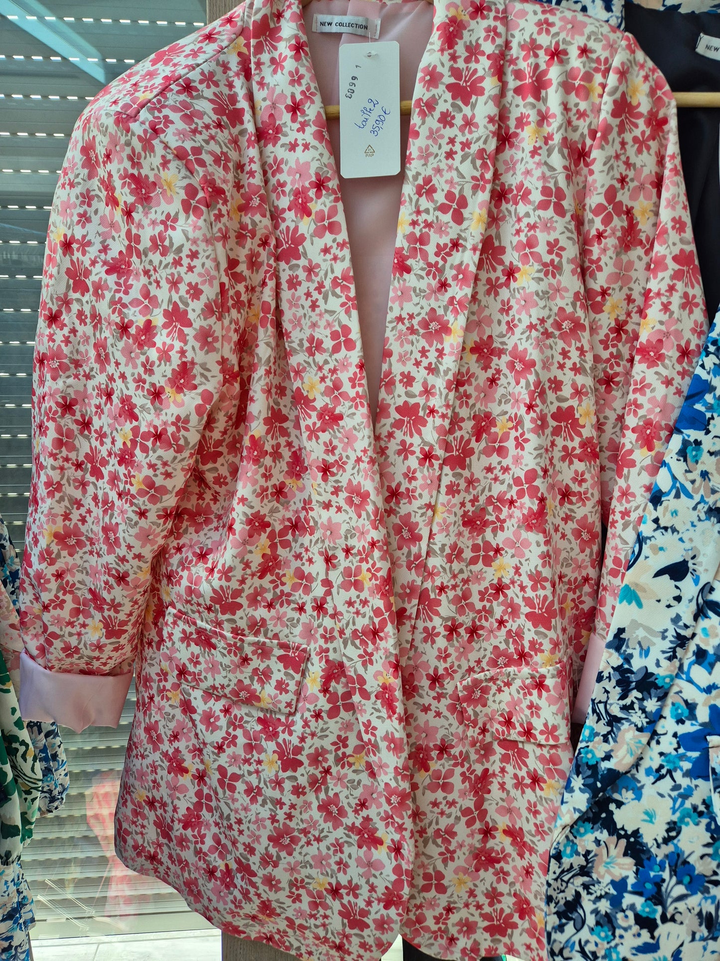 Veste blazer fleurie taille 2