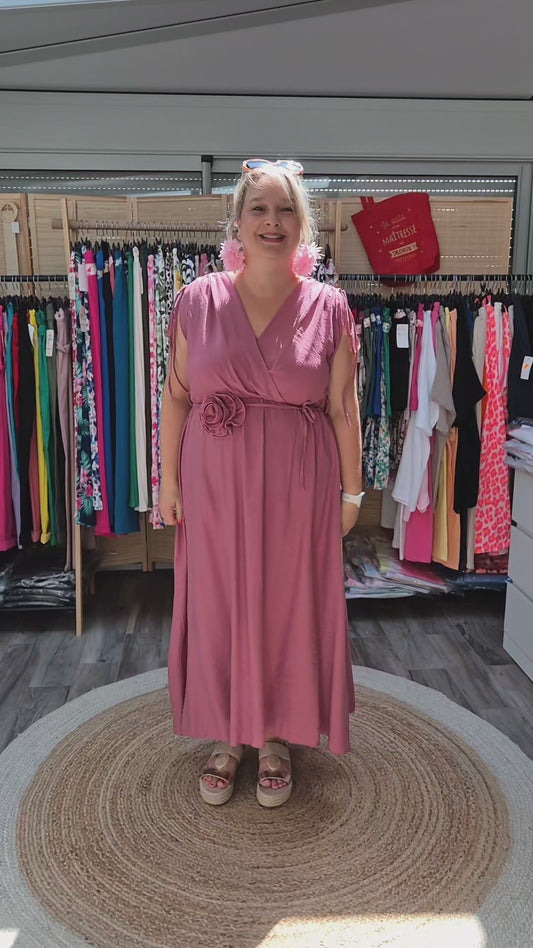 Robe trapèze avec nœuds à la ceinture