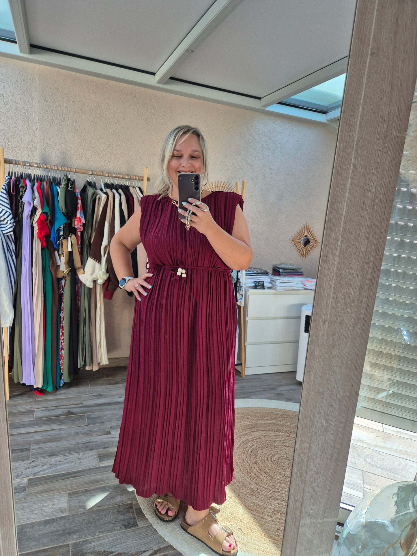 Robe plissée avec épaulettes